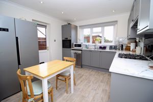 Kitchen/Breakfast Room- click for photo gallery